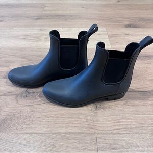 SAM EDELMAN - RAIN SHOES - SIZE 8 - BLACK